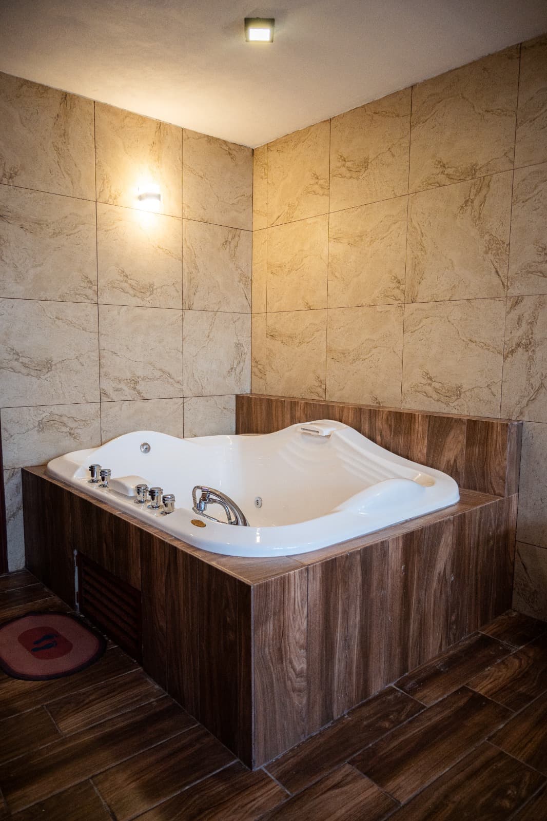 JACUZZI imagen 4